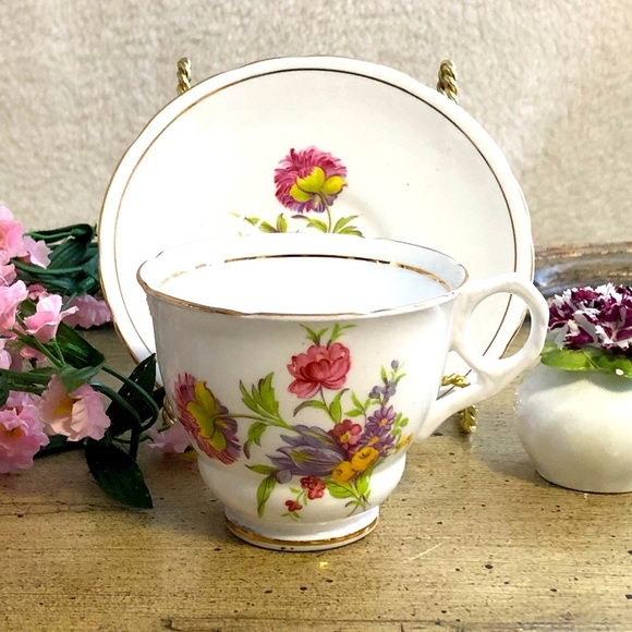 Royal Stafford Teacup & Saucer No 1820 - Picture 1 of 7